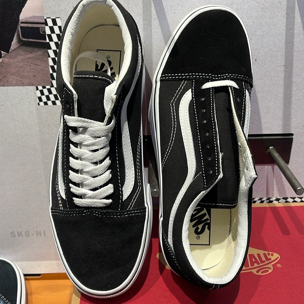 Vans Men’s Old Skool Stackform Suede/Canvas Black/True Wht
VN0A7Q5M6BT Platforms - Picture 13 of 16